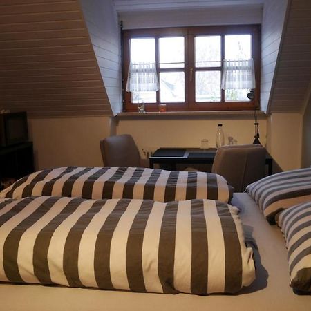 Ruhiges Zimmer Naehe Nuernberg Messe Mit Wallbox Exterior foto